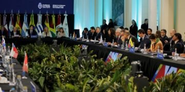 Arce denuncia en el Mercosur que Bolivia fue víctima de intereses sectarios e inconstitucionales en los últimos años
